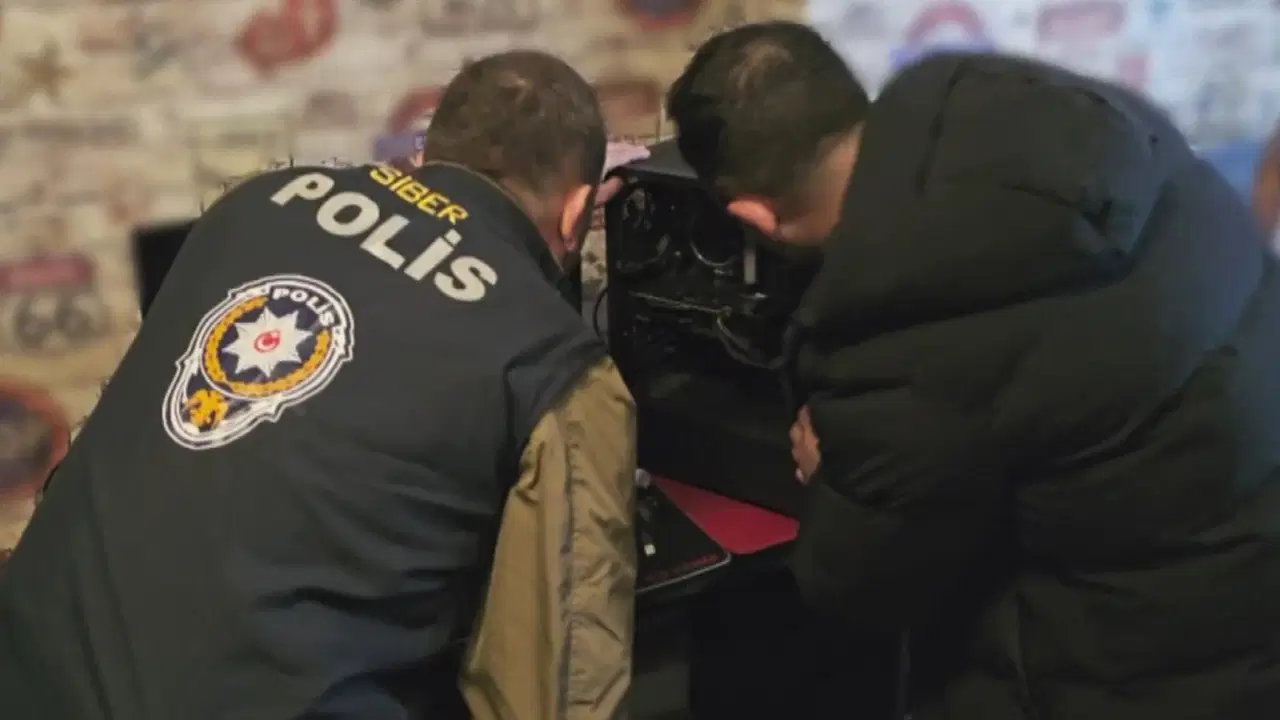 Erzincan'da GSM İşlemleri Sonrası Dolandırıcılık Vurgunu: 1 Milyon 424 Bin TL Zarar