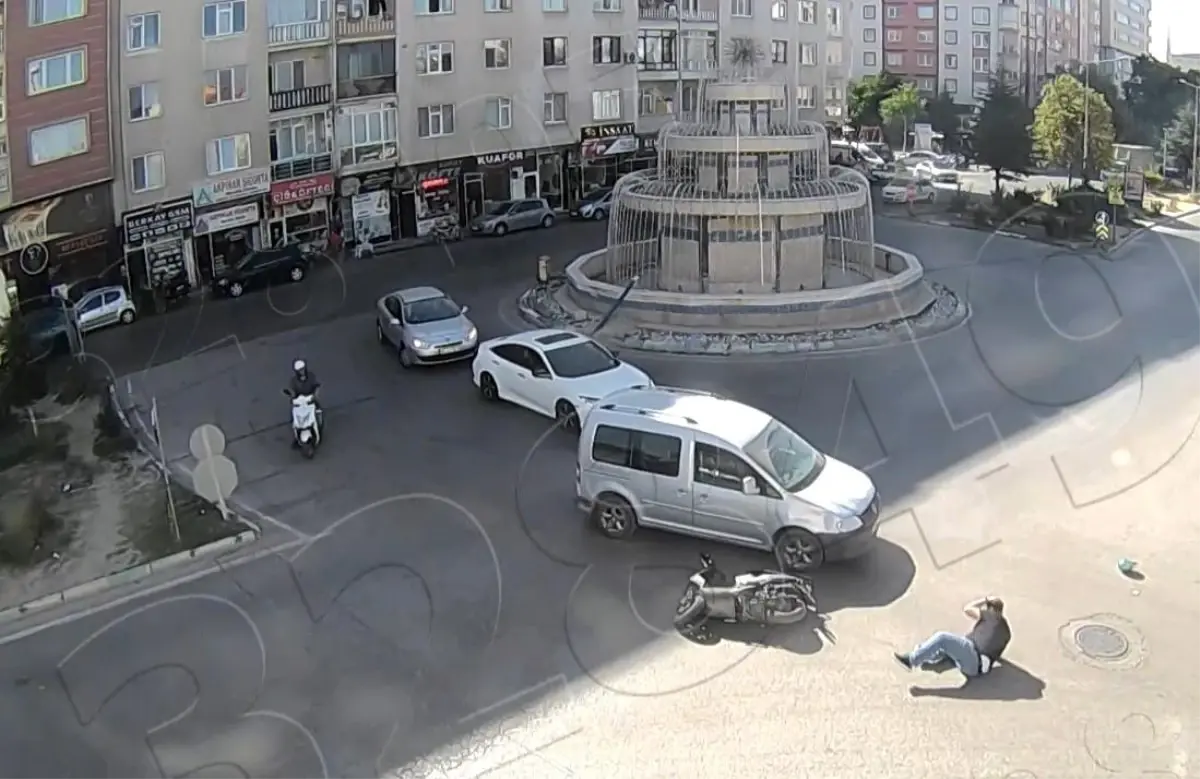 Kütahya'da İki Motosiklet Kazası: Sürücüler Hafif Yaralandı 