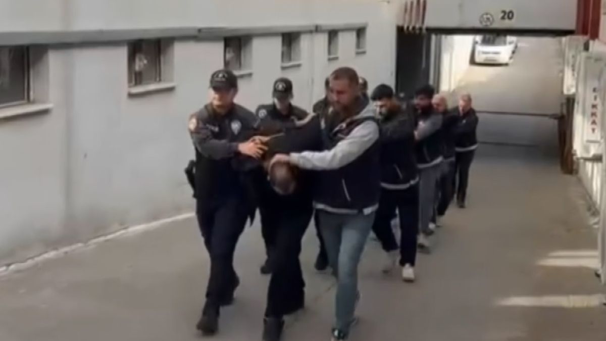 Kırmızı Reçeteli İlaç Sahteciliğine Adana’da Büyük Darbe: 3 Milyonluk Hap Engellendi