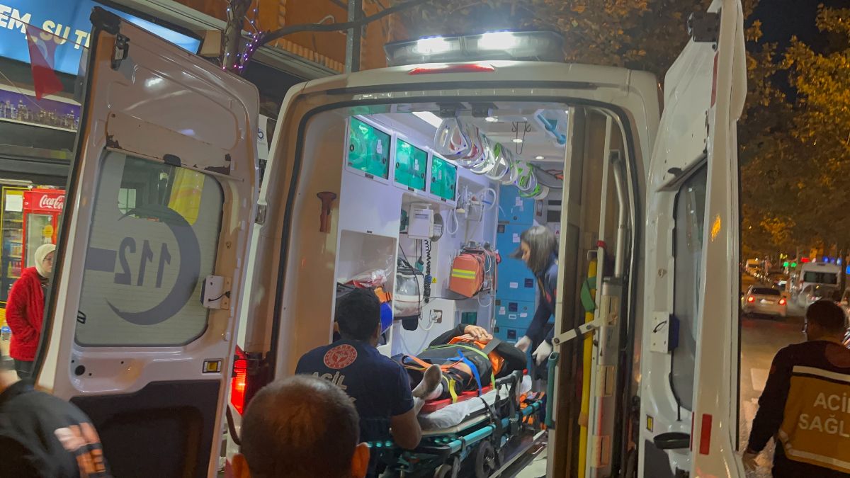 Çorlu'da Motosiklet Kazası: Yokuş Aşağı İnerken Otomobile Çarptı, Sürüklendi ve Yaralandı!