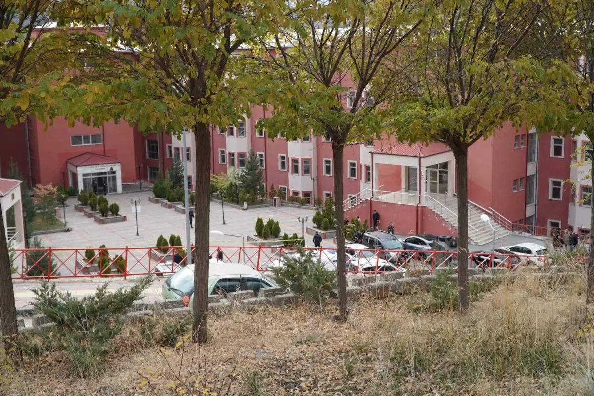 Gümüşhane Üniversitesi'ndeki Rehin Alma Olayında Şüpheli Susma Hakkını Kullandı