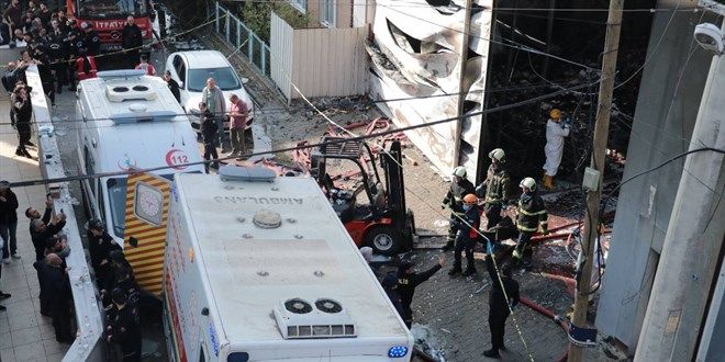 Kocaeli'de Kozmetik Fabrikası Yangını: 6 Can Kaybı ve Gözaltılar