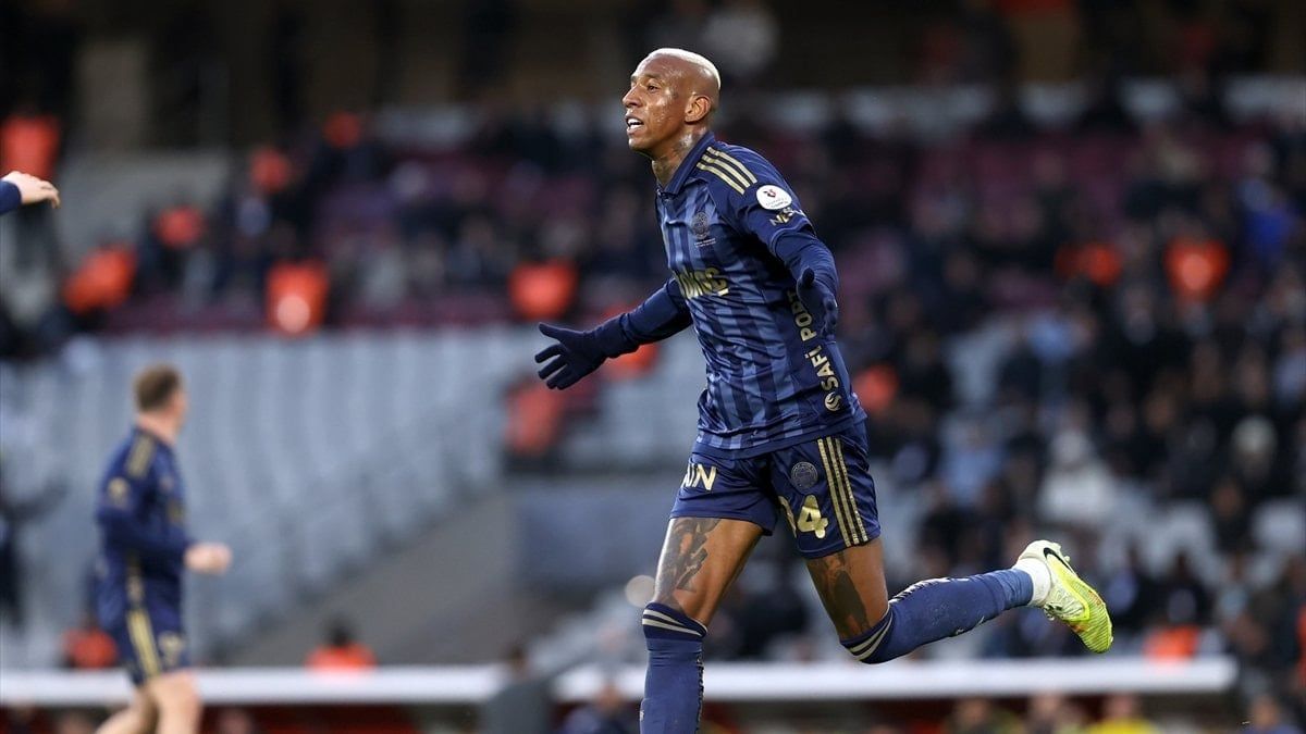 Fenerbahçe’de Talisca Kararı Netleşiyor