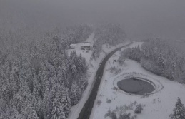 Karabük-Bartın yolu karla kaplandı, kartpostallık...