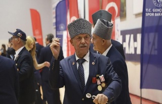 Gaziler, Gençlerle Aynı Sahada Omuz Omuza