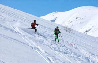 Gençler ve büyükler Davraz'da buluşuyor