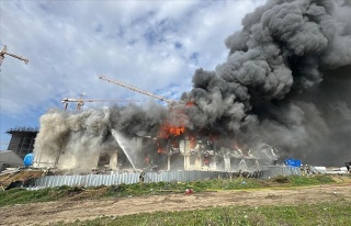 Esenyurt'ta Şantiye Yangını: İşçiler Canını...