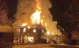 Eflani’de Korkutan Yangın: İki Katlı Ev Kül Oldu