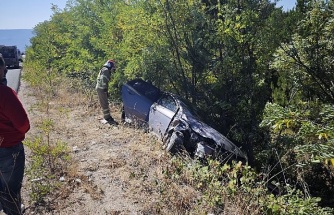 Safranbolu’da Otomobil Şarampole Yuvarlandı: 3 Yaralı