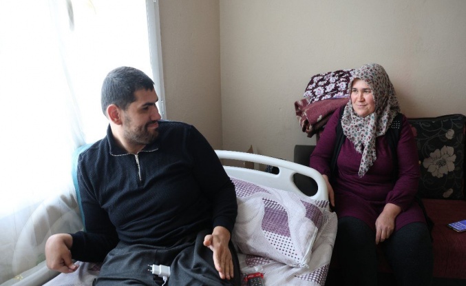 24 Yıl Önceki Kaza: Boynuna Batan Tel Sonrası Yatağa Mahkum Olan Okan'ın Yaşam Savaşı