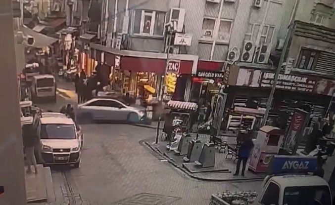 Eminönü’nde Fren Yerine Gaz